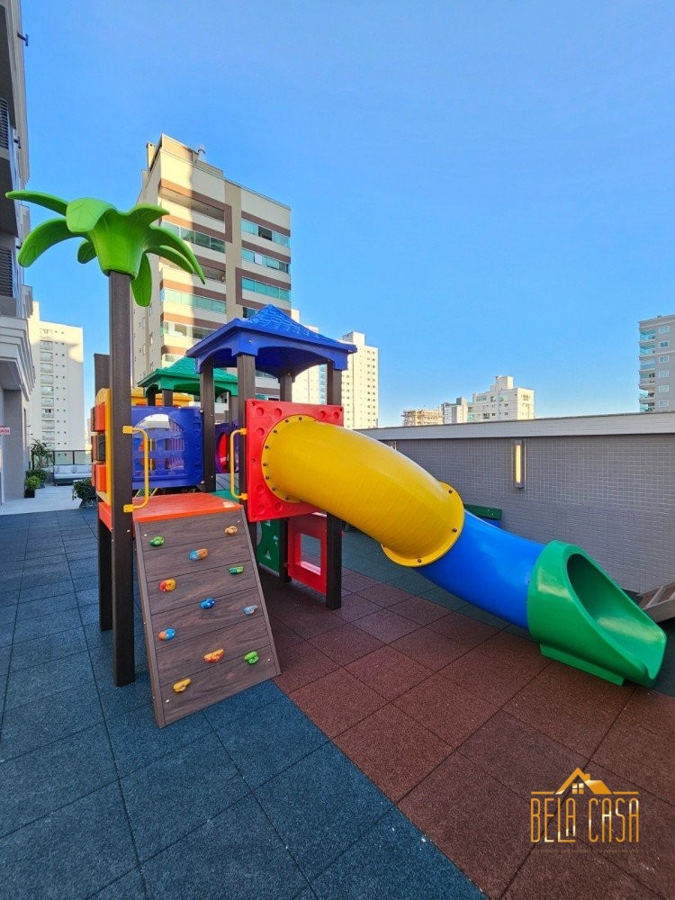 Excelente Imvel Novo em Meia Praia